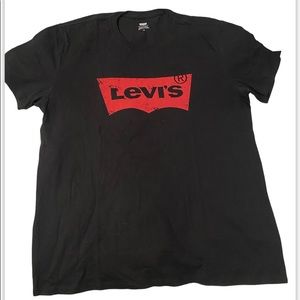 Levi’s man black T-shirt
